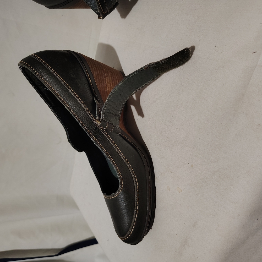 Bass womens wedge, shoe, dark greyish, size 8, hook and loop closure